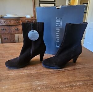 La Canadienne Brown Suede Boots